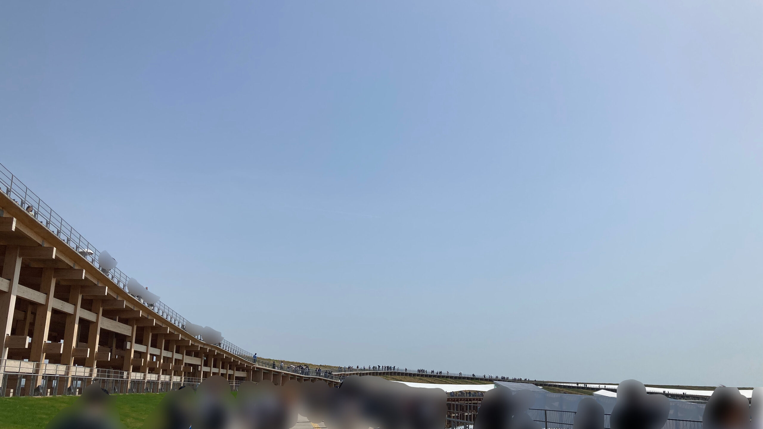 東ゲート近くの大屋根リング上