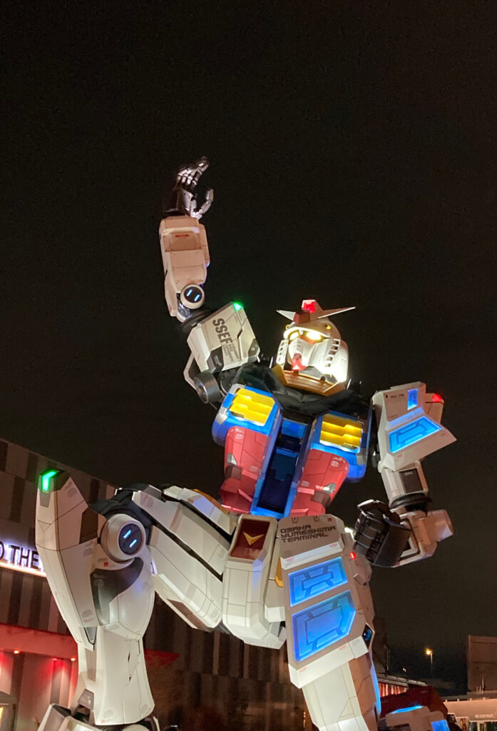 夜のガンダム