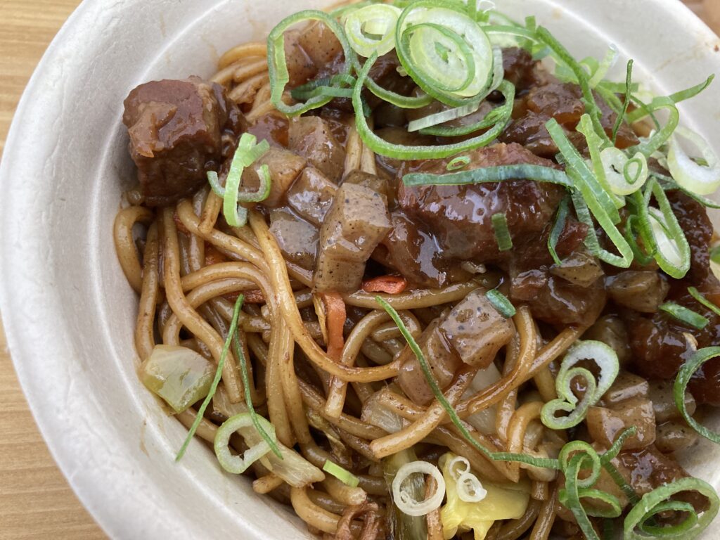 キッチンカーの焼きそば