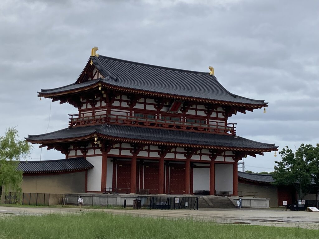 扉が閉まった朱雀門