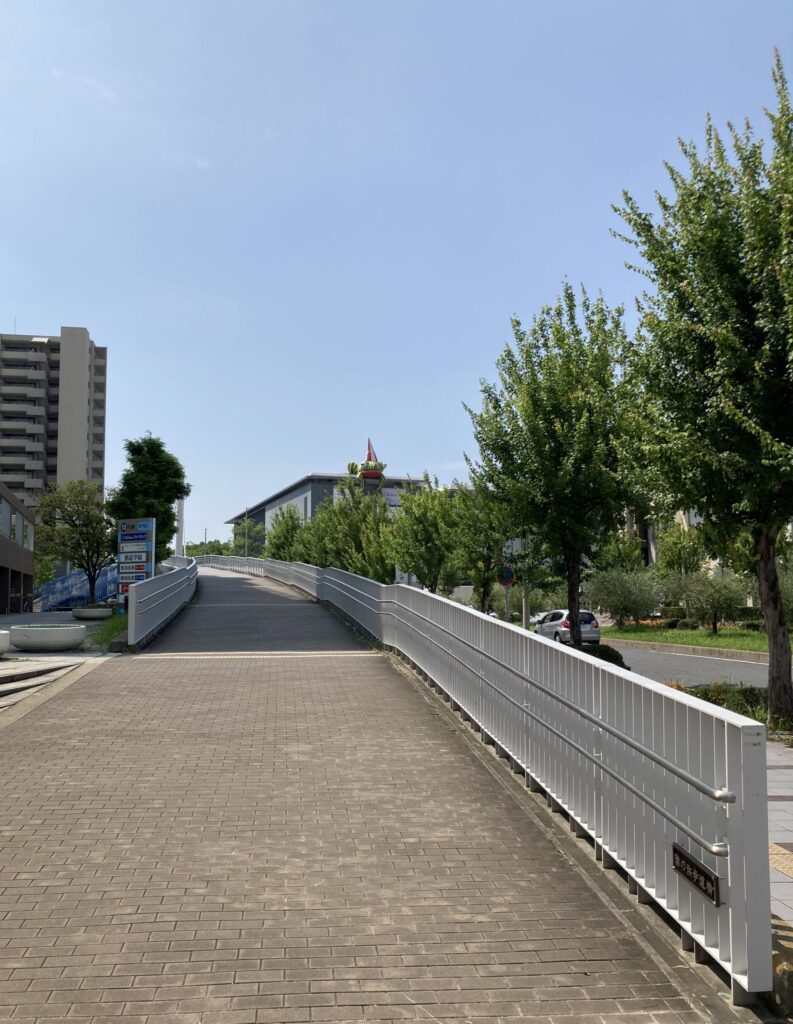 灘の浜歩道橋
