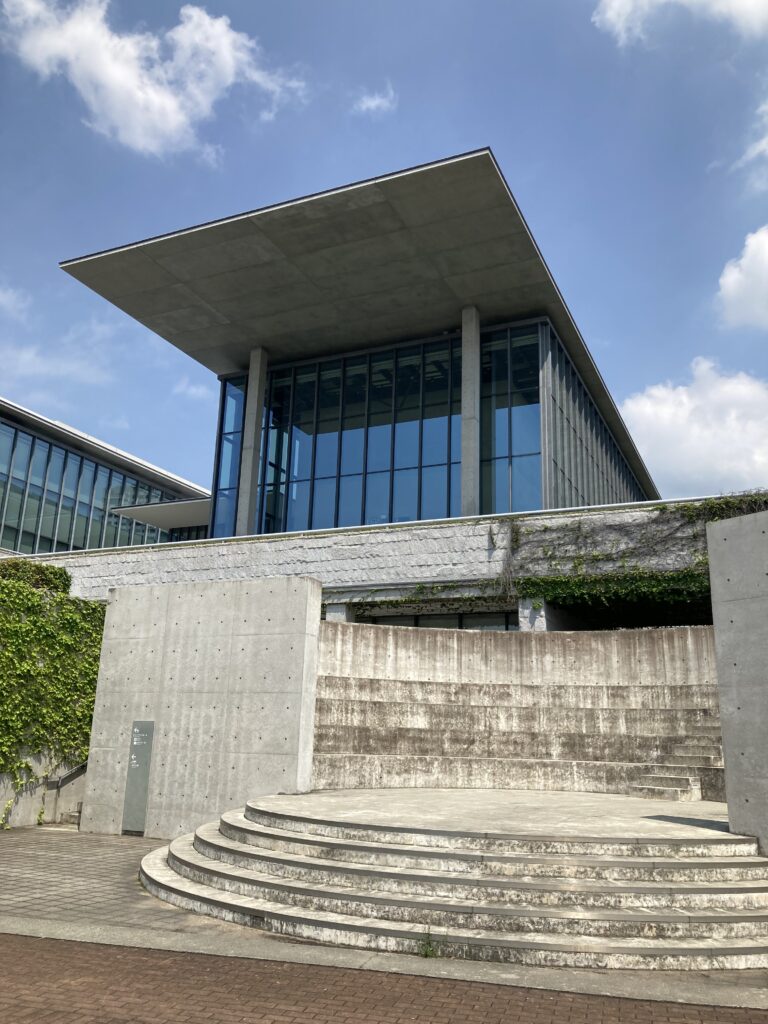兵庫県立美術館