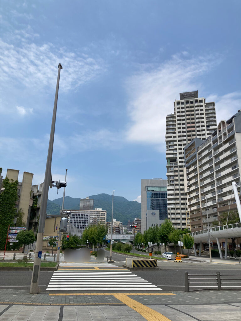 兵庫県立美術館から駅へ