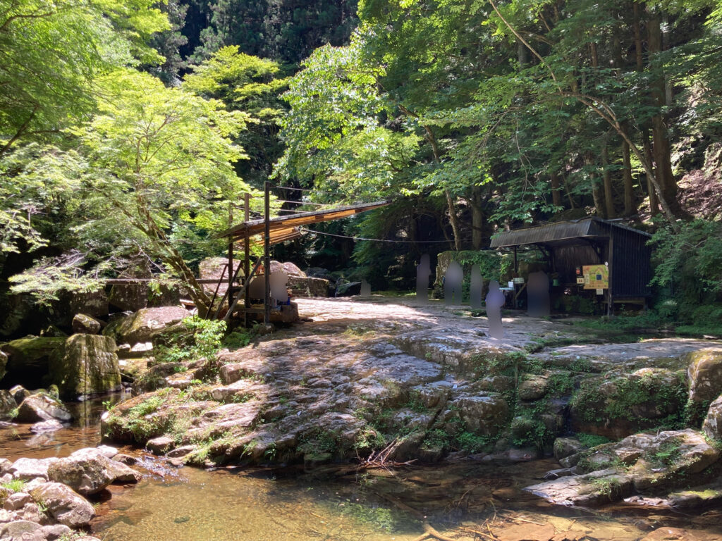 赤目滝 百畳岩