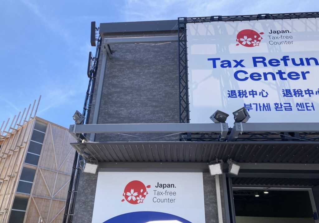 12時解放当日予約の列に並ぶ