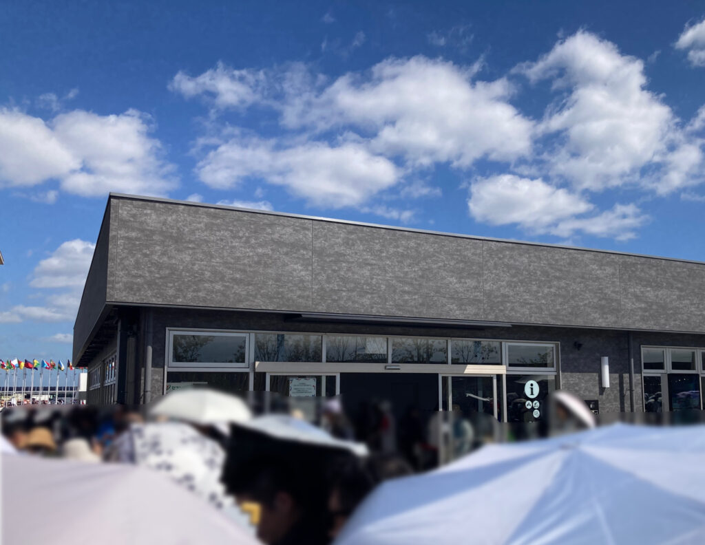 西ゲートの当日予約センター