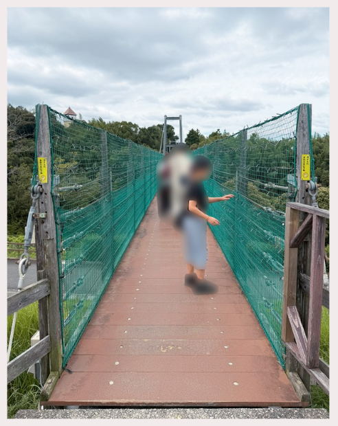 揺れるつり橋